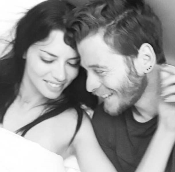 INSTAGRAM STORIES 1. YILINI KUTLUYOR