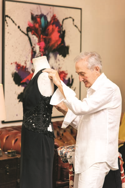 VURAL GÖKÇAYLI ALANYADA DEFİLE DÜZENLİYOR