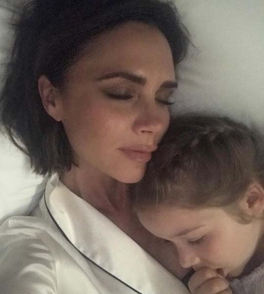 INSTAGRAM STORIES 1. YILINI KUTLUYOR