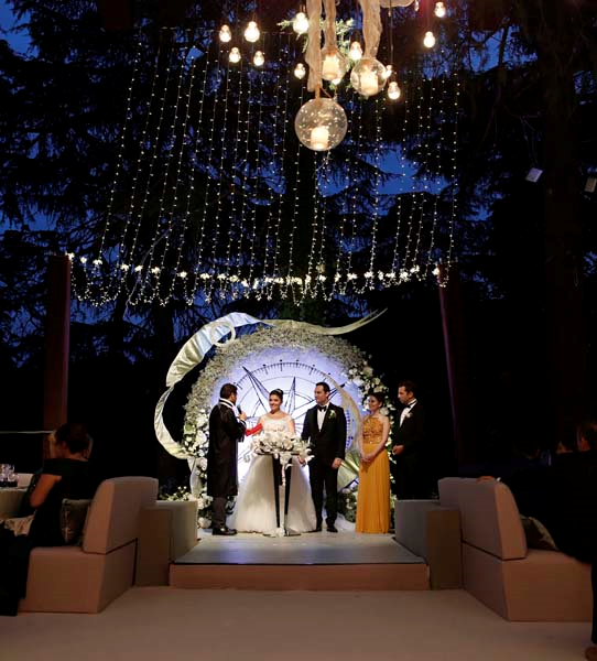 BEGÜM YURTTAŞ VE BATUHAN GÜNEŞ EVLENDİ