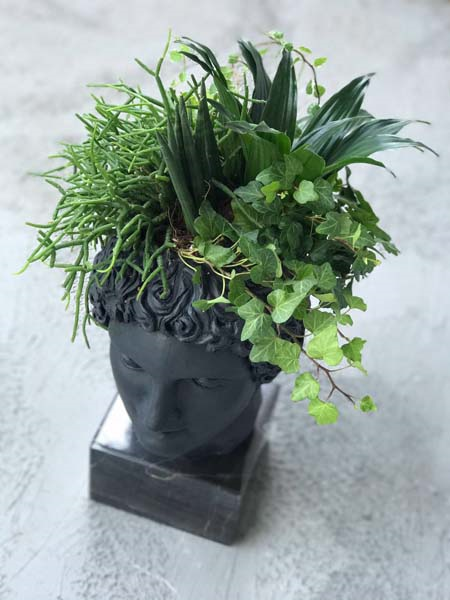 MELDA KAMHİ KOSİF, HEYKEL TASARLADI