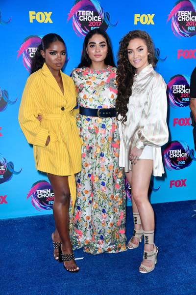 TEEN CHOICE ÖDÜLLERİ KIRMIZI HALI