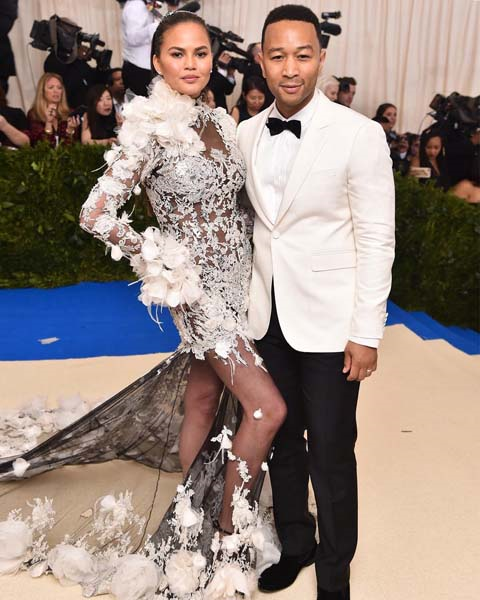 ÜNLÜLER DÜNYASININ EN SEMPATİK ÇİFTİ: JOHN & CHRISSY