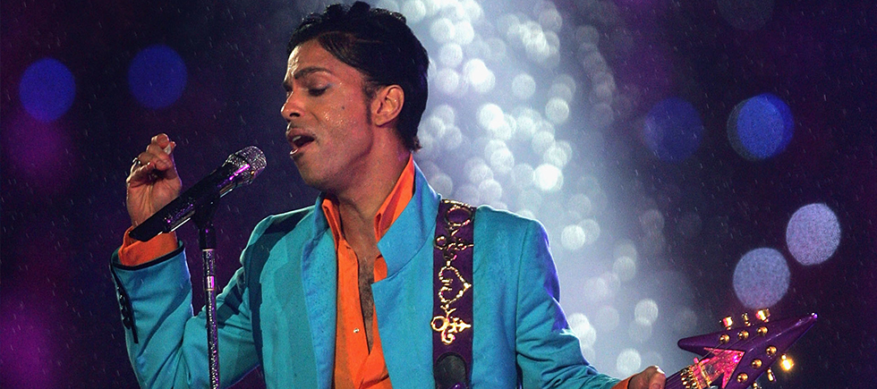 PRINCE’İN KENDİSİNE AİT PANTONE RENGİ OLDU