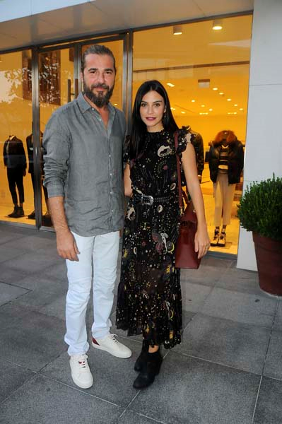 ARKADAŞLARIYLA BULUŞTULAR