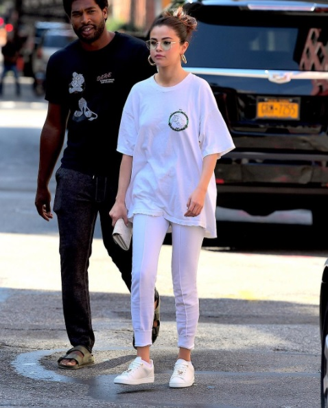 BAŞTAN AŞAĞIYA BEYAZ