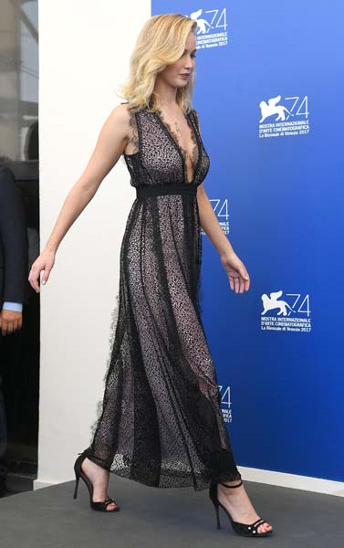 JENNIFER LAWRENCEIN FESTİVAL STİLİ