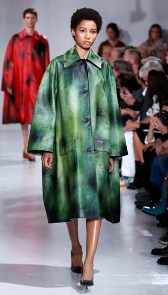 CALVIN KLEIN 2018 İLKBAHAR-YAZ DEFİLESİ