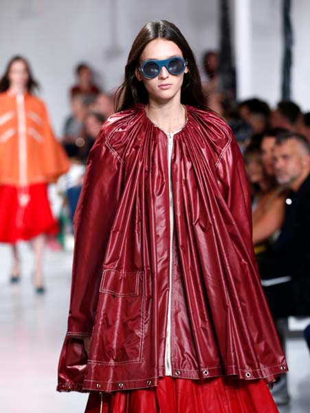 CALVIN KLEIN 2018 İLKBAHAR-YAZ DEFİLESİ