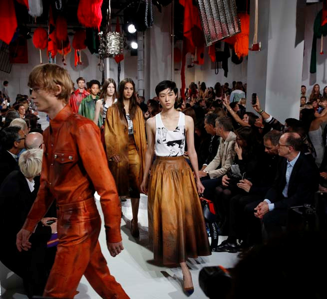 CALVIN KLEIN 2018 İLKBAHAR-YAZ DEFİLESİ