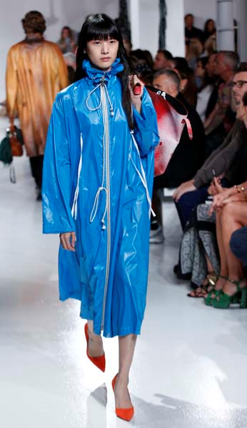 CALVIN KLEIN 2018 İLKBAHAR-YAZ DEFİLESİ