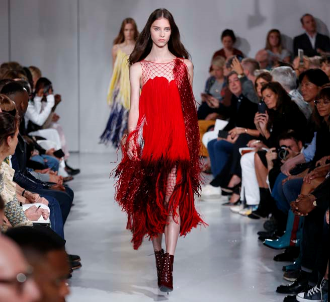 CALVIN KLEIN 2018 İLKBAHAR-YAZ DEFİLESİ