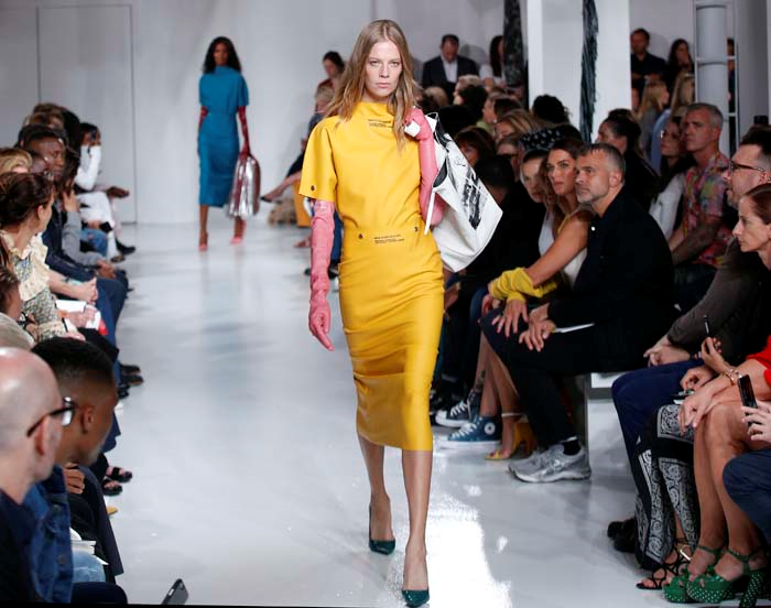 CALVIN KLEIN 2018 İLKBAHAR-YAZ DEFİLESİ