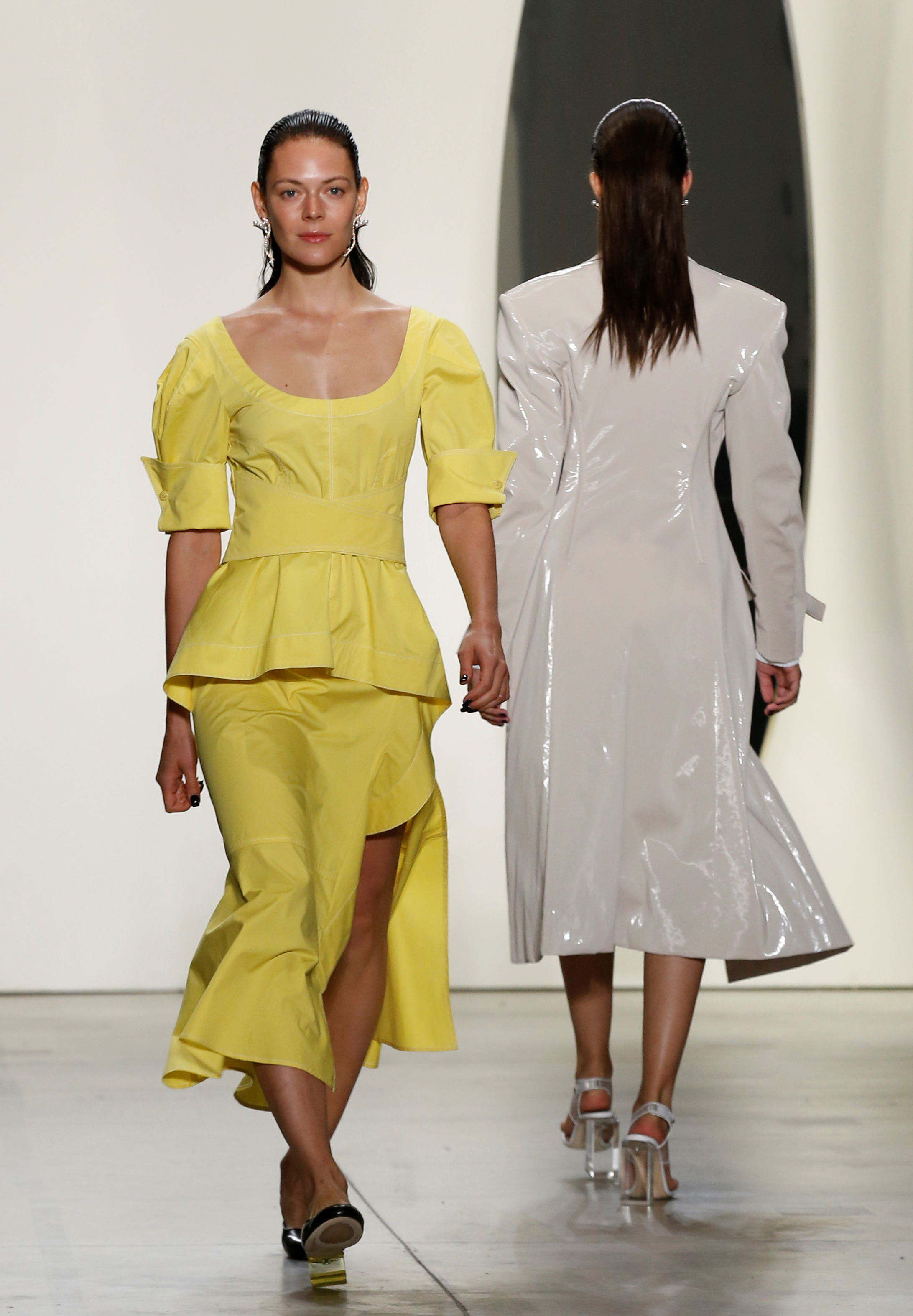 PRABAL GURUNG 2018 İLKBAHAR-YAZ DEFİLESİ