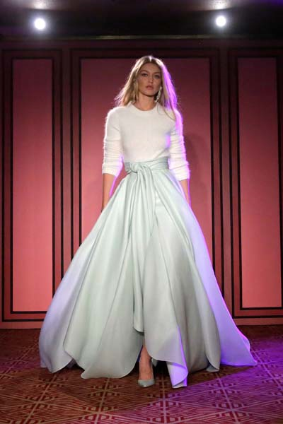 PODYUMLARIN VAZGEÇİLMEZİ: GIGI HADID