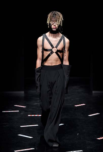 MBFW ISTANBUL BİRİNCİ GÜN DEFİLELERİ