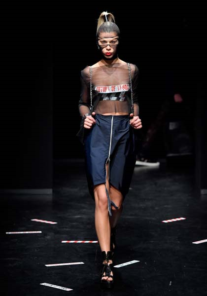 MBFW ISTANBUL BİRİNCİ GÜN DEFİLELERİ