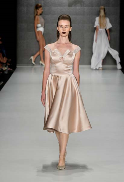 MBFW ISTANBUL BİRİNCİ GÜN DEFİLELERİ