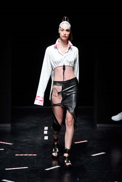 MBFW ISTANBUL BİRİNCİ GÜN DEFİLELERİ