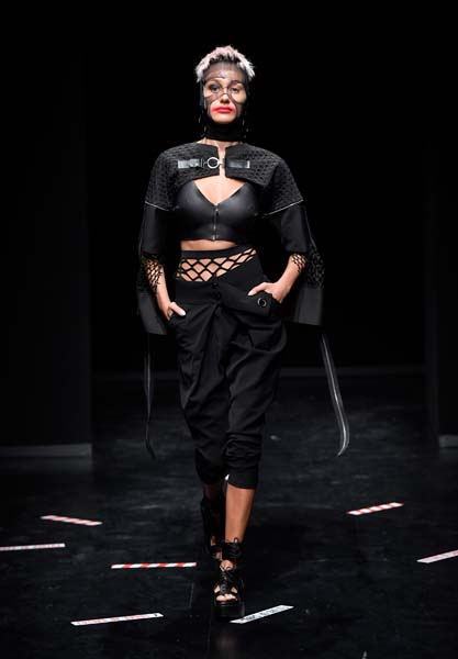 MBFW ISTANBUL BİRİNCİ GÜN DEFİLELERİ