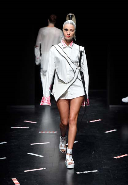 MBFW ISTANBUL BİRİNCİ GÜN DEFİLELERİ