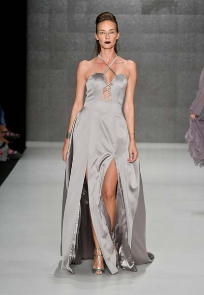 MBFW ISTANBUL BİRİNCİ GÜN DEFİLELERİ