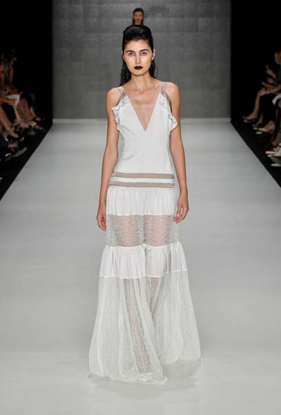 MBFW ISTANBUL BİRİNCİ GÜN DEFİLELERİ