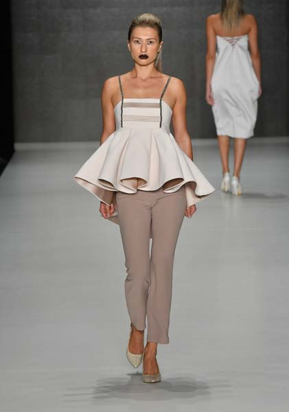 MBFW ISTANBUL BİRİNCİ GÜN DEFİLELERİ