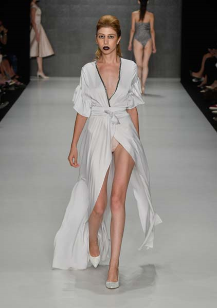 MBFW ISTANBUL BİRİNCİ GÜN DEFİLELERİ