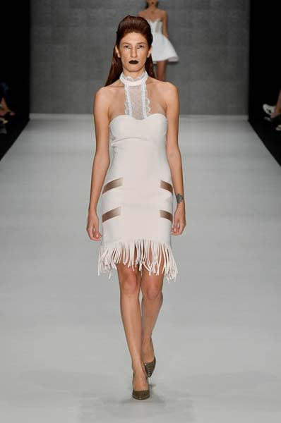 MBFW ISTANBUL BİRİNCİ GÜN DEFİLELERİ