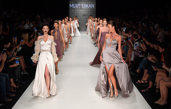 MBFW ISTANBUL BİRİNCİ GÜN DEFİLELERİ
