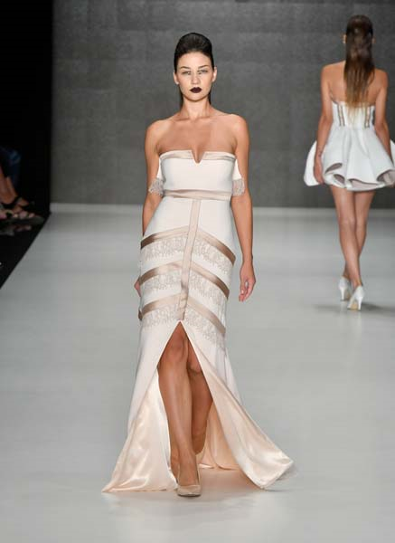 MBFW ISTANBUL BİRİNCİ GÜN DEFİLELERİ