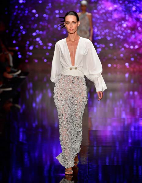 MBFW ISTANBUL ÖZGÜR MASUR DEFİLESİ