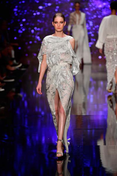 MBFW ISTANBUL ÖZGÜR MASUR DEFİLESİ