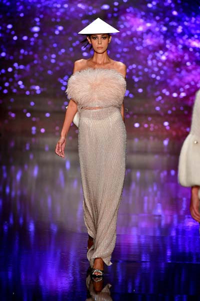 MBFW ISTANBUL ÖZGÜR MASUR DEFİLESİ