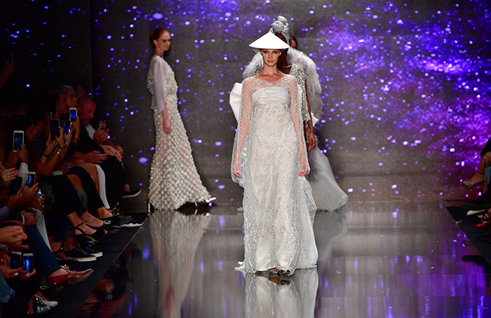 MBFW ISTANBUL ÖZGÜR MASUR DEFİLESİ