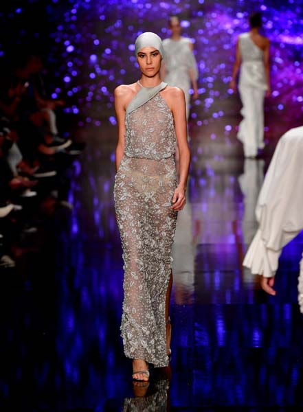 MBFW ISTANBUL ÖZGÜR MASUR DEFİLESİ