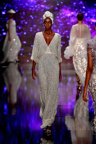 MBFW ISTANBUL ÖZGÜR MASUR DEFİLESİ