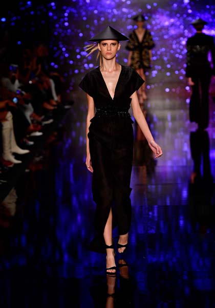 MBFW ISTANBUL ÖZGÜR MASUR DEFİLESİ