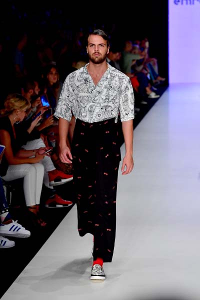 MBFW ISTANBUL EMRE ERDEMOĞLU DEFİLESİ