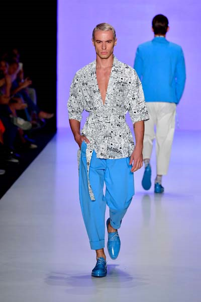 MBFW ISTANBUL EMRE ERDEMOĞLU DEFİLESİ
