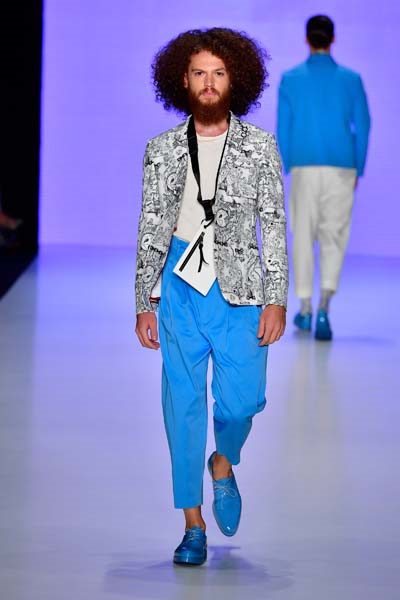 MBFW ISTANBUL EMRE ERDEMOĞLU DEFİLESİ