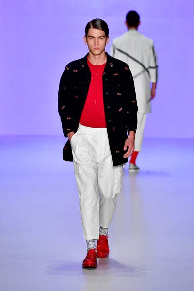 MBFW ISTANBUL EMRE ERDEMOĞLU DEFİLESİ