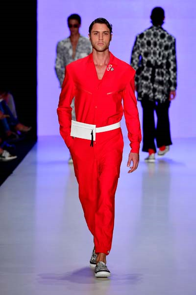 MBFW ISTANBUL EMRE ERDEMOĞLU DEFİLESİ