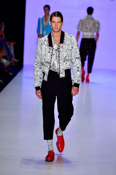 MBFW ISTANBUL EMRE ERDEMOĞLU DEFİLESİ