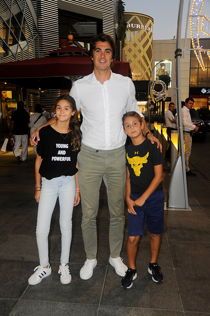 ÇOCUKLARLA AKŞAM YEMEĞİ