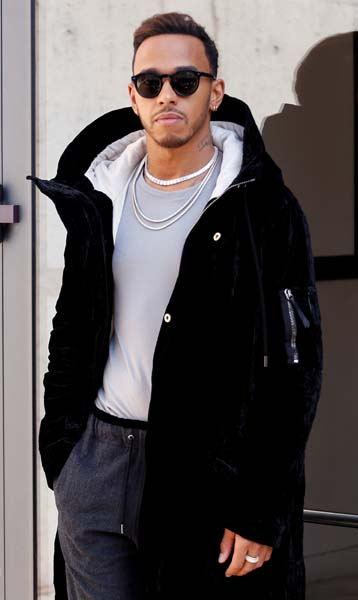 GIORGIO ARMANI DAVETLİLERİ