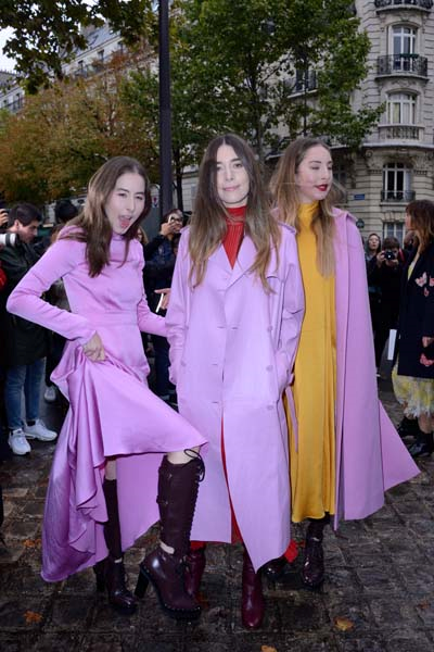 PARİS MODA HAFTASI SOKAK STİLLERİ