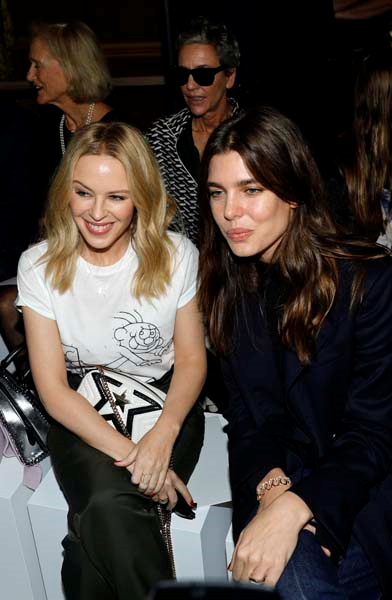 STELLA MCCARTNEY DEFİLESİNİ İZLEYENLER