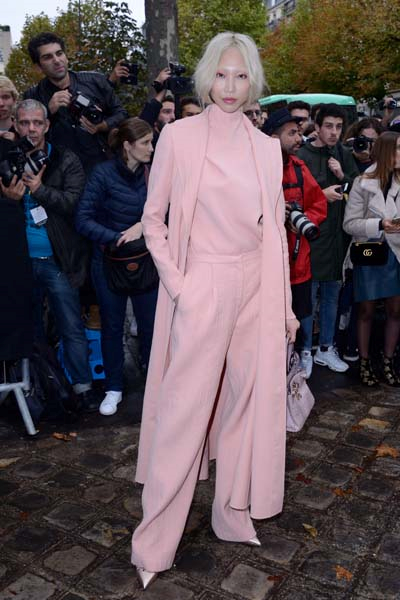 PARİS MODA HAFTASI SOKAK STİLLERİ